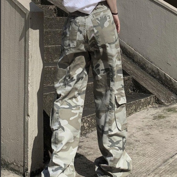 Camo Print Baggy Parachute Cargo Pants - Picture 5 of 6